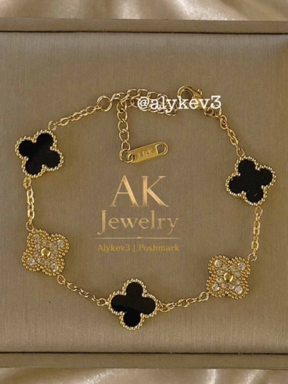 💎18k Onyx Black LUXURY QUATREFOIL Clover 5 Motif Bracelet, Pave & Black GP